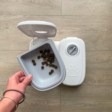 Automatic feeder for pets 00185 photo